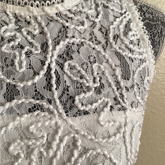 NWT White House Black Market Sleeveless Lace Shell Ecru - Picture 4 of 9